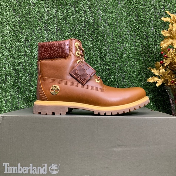 Timberland Shoes - TIMBERLAND WOMEN'S SAFARI CROCODILE 6-INCH WP BOOT